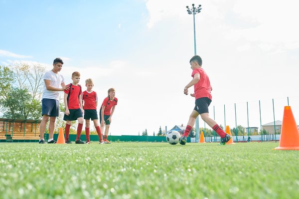 L'école de foot paris 13 : programmes pour jeunes talents